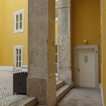 Charming Historic Lx Garden&Garage شقة